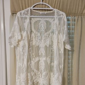Lace kimono. Maurices size 1. White